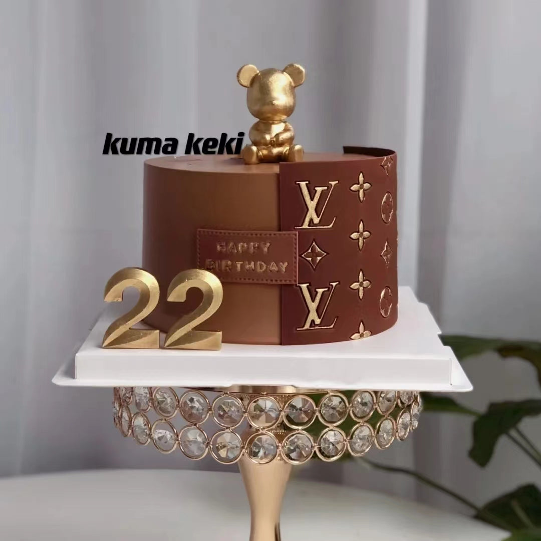 LOUIS VUITTON CAKE plus some LV random facts 🥰 