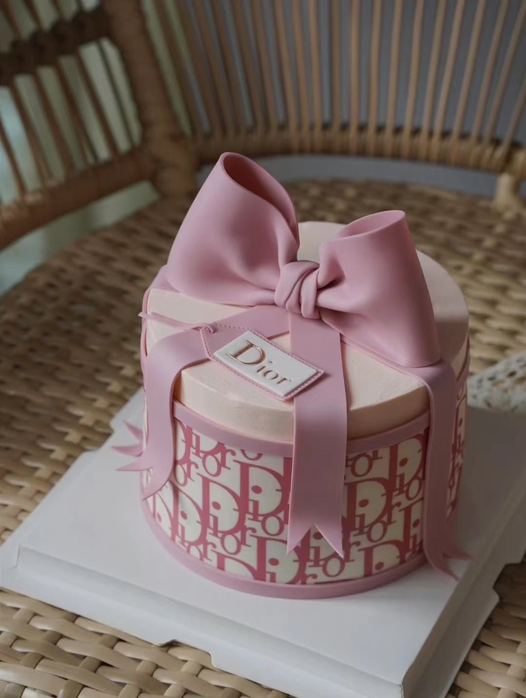 DIOR PINKY