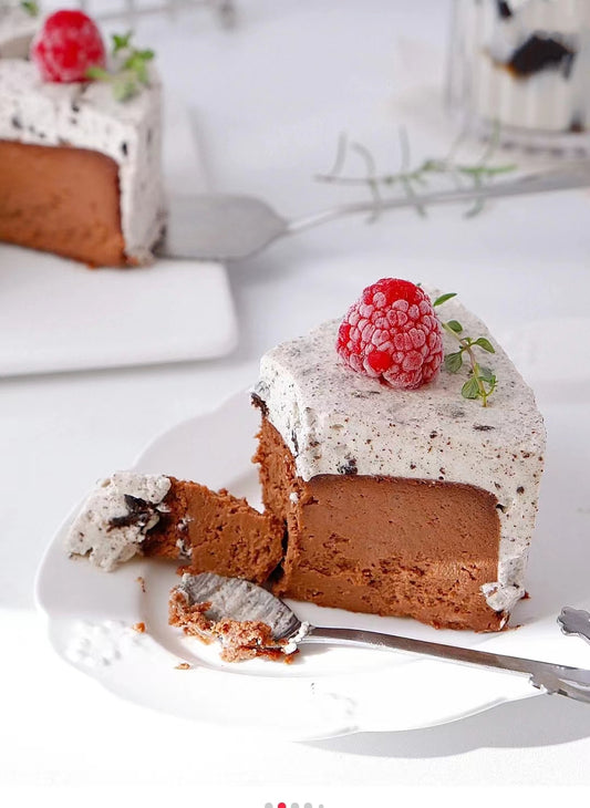 CHOCOLATE/OREO BASQUE CHEESE